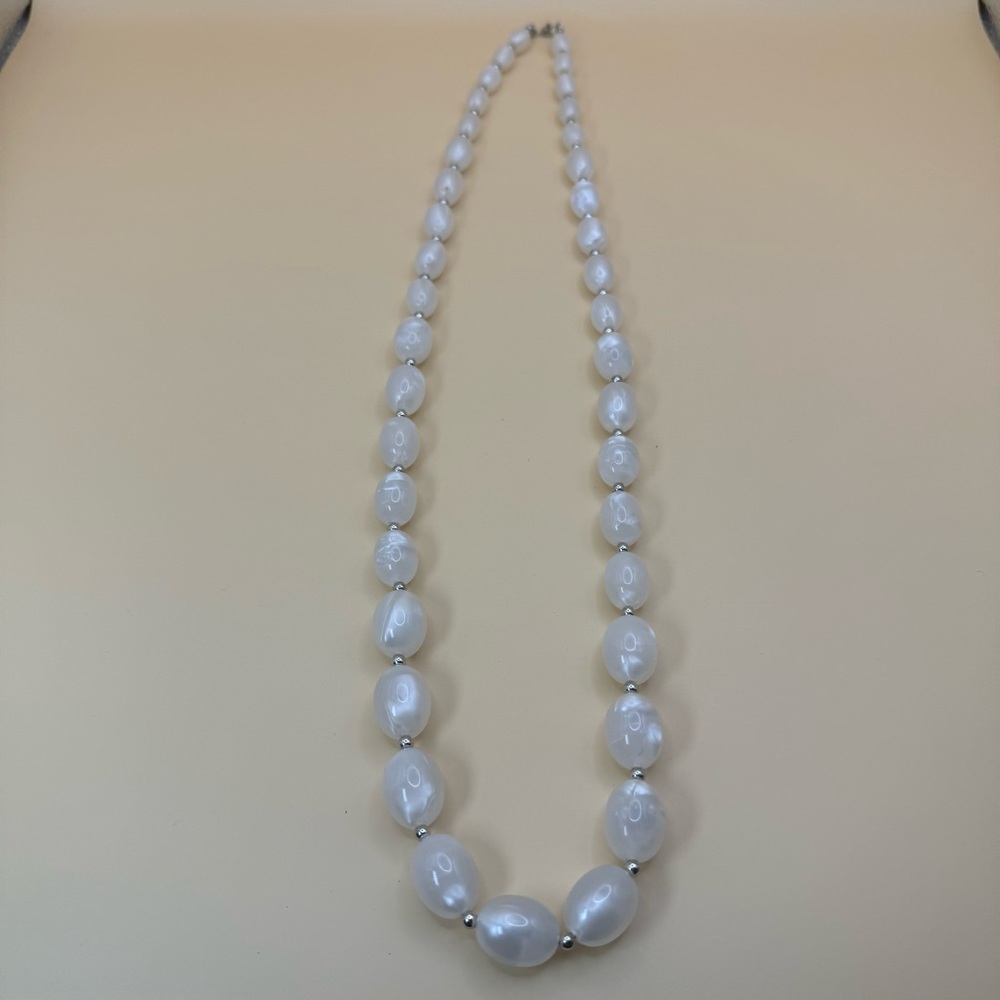 Vintage Monet Necklace 28” White Moonglow Beads Silver Tone Signed Clasp & Tag - Picture 3 of 10